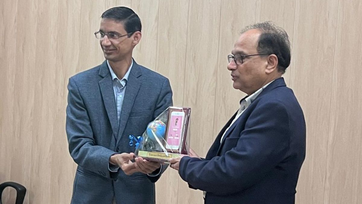 IIT Roorkee collaborates with AIIMS Delhi to develop SwasthGarbh mobile ...