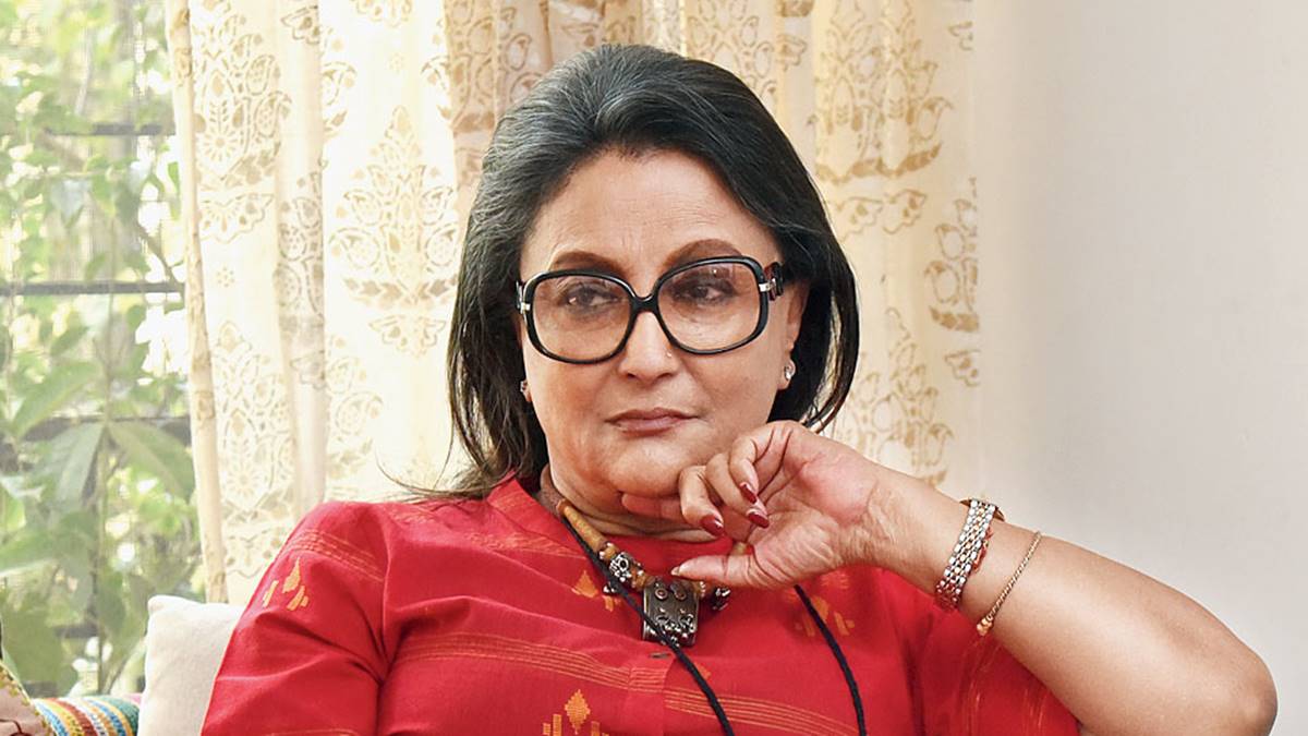 Veteran actor Aparna Sen receives lifetime achievement award at Jaipur