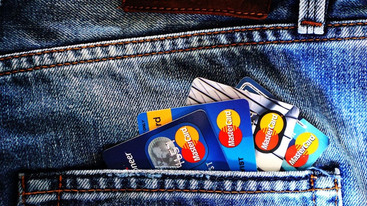 How to use a contactless credit card and keep your payment safe