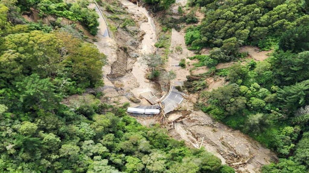 Cyclone Gabrielle moves away from New Zealand, recovery efforts begin ...