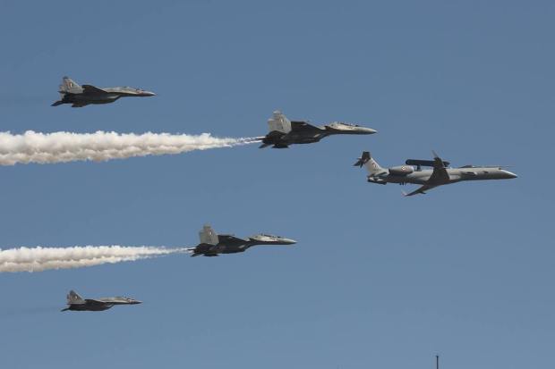 Rajnath Singh has called upon Indian and global industry leaders to design, develop and manufacture cutting-edge products, using critical technologies, within the country.
(Pic Courtesy: Ministry of Defence)
