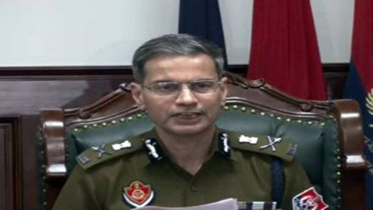 Amritpal Singh and his supporters attacked police under cover of Guru