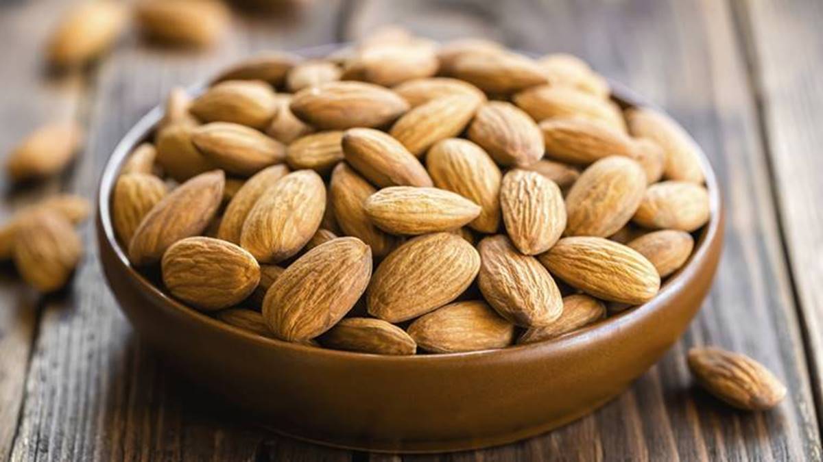 Eating almonds daily may improve diabetes risk factors, says Study