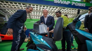 German Chancellor hint at Indo-German collaboration during visit to Sun Mobility's facility