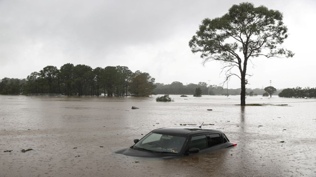 Australia, Australia flood, Australia flood evacuation