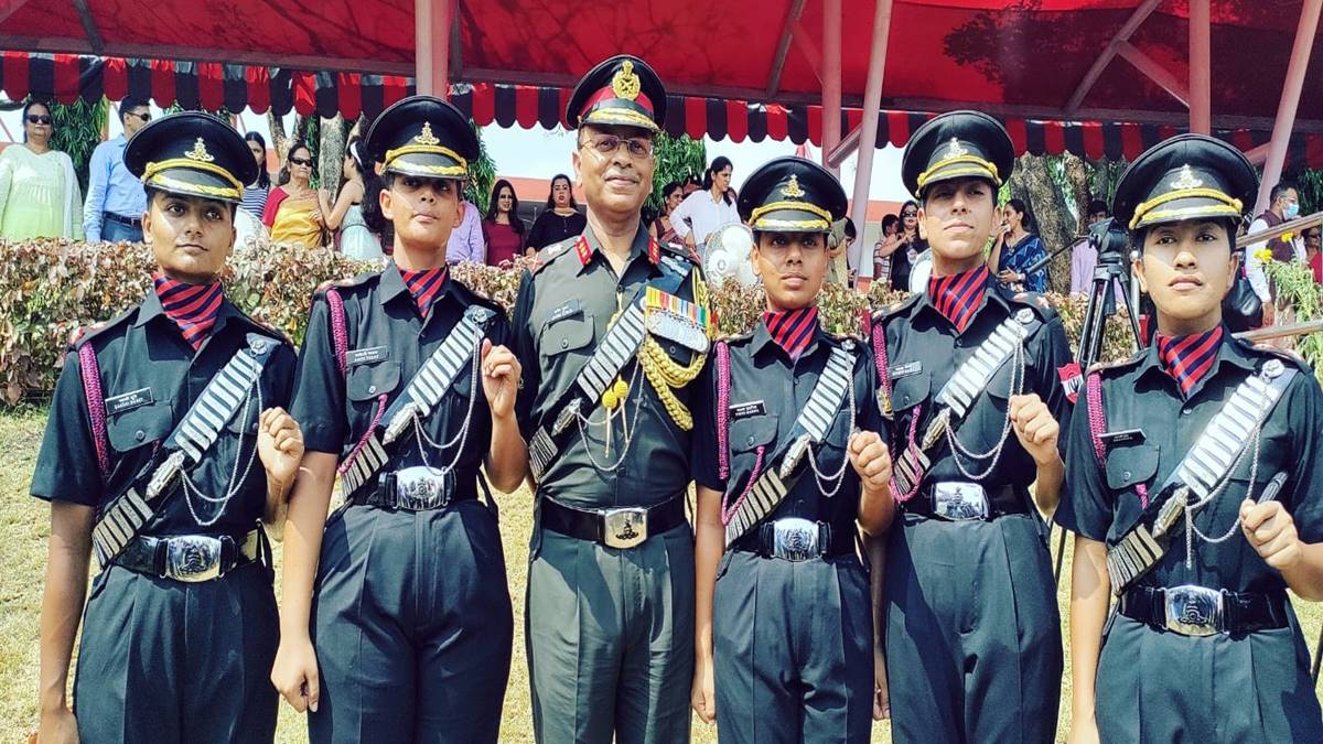 First batch of 5 women Army officers commissioned into Regiment of