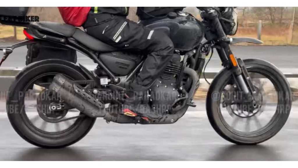 bajaj triumph scrambler
