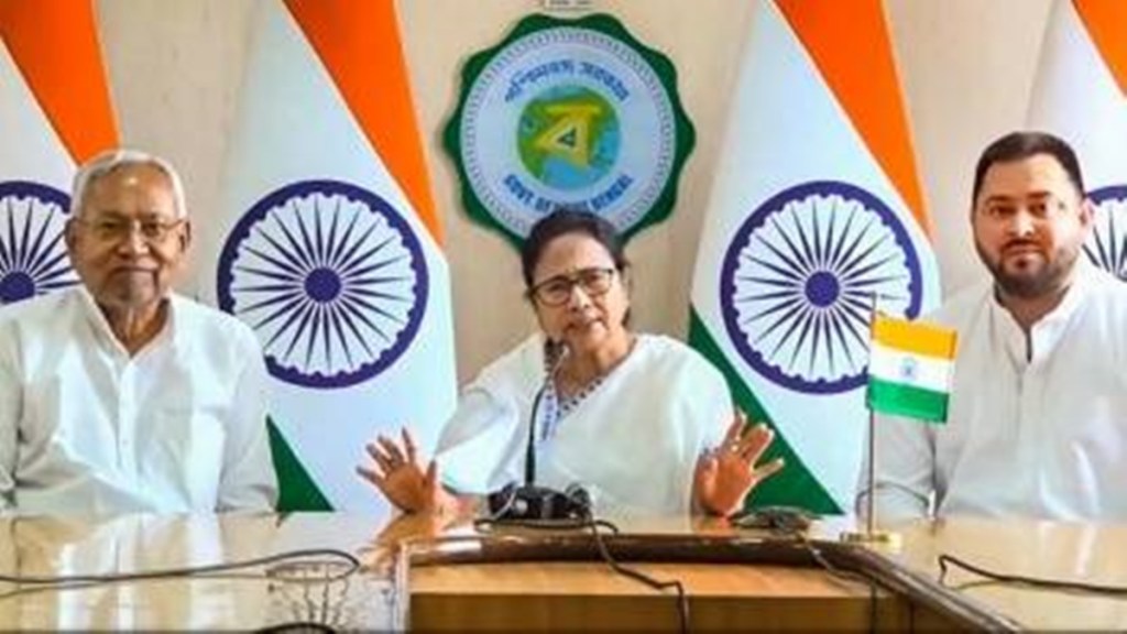 Mamata Banerjee requests Nitish Kumar for Opposition meet in Bihar