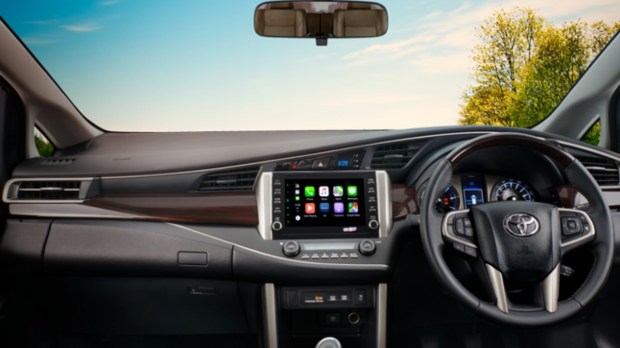 toyota innova crysta features