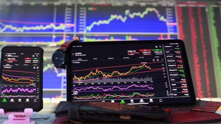 Nifty and Bank Nifty: Domestic indices may remain volatile on F&O expiry.