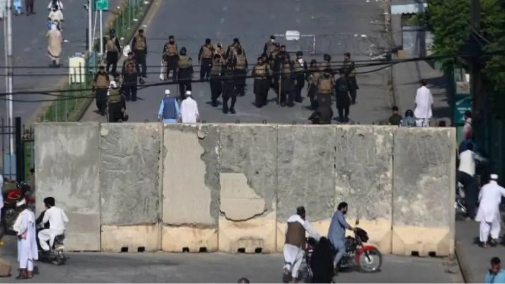 indian army, pakistan, riots in pakistan, imran khan