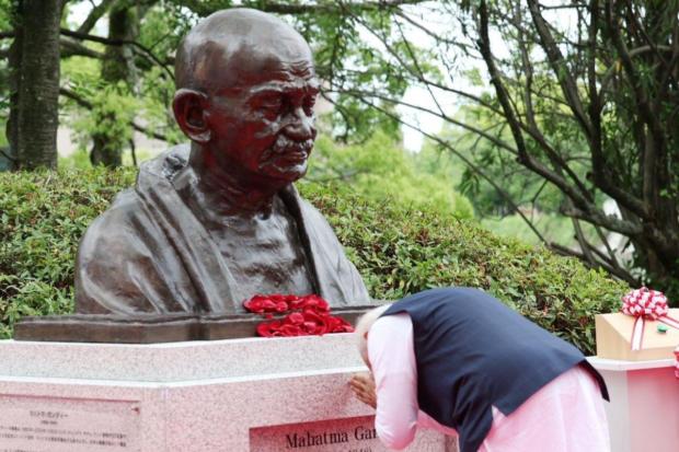 Prime Minister Modi unveiled a bust of Mahatma Gandhi in Hiroshima. “A symbol of friendship and goodwill… Mahatma's bust, a gift from India to the city of Hiroshima, is a befitting tribute to a city that symbolises humanity's yearning for peace,” MEA Spokesperson Bagchi tweeted. (Image/Twitter)