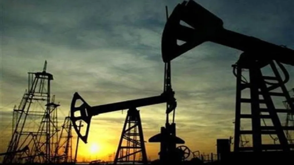 LNG, supply deals, Indian Oil Corp, GAIL India, Petronet LNG, LNG imports, price increase, export
