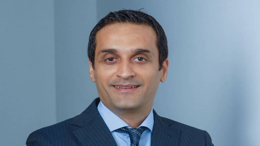 Meet Vikas Oberoi, the Chairman & MD of Oberoi Realty Ltd who flies his