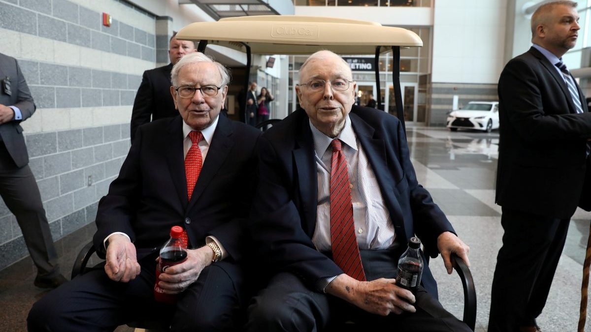 Warren Buffett vs Charlie Munger Key differences, similarities between