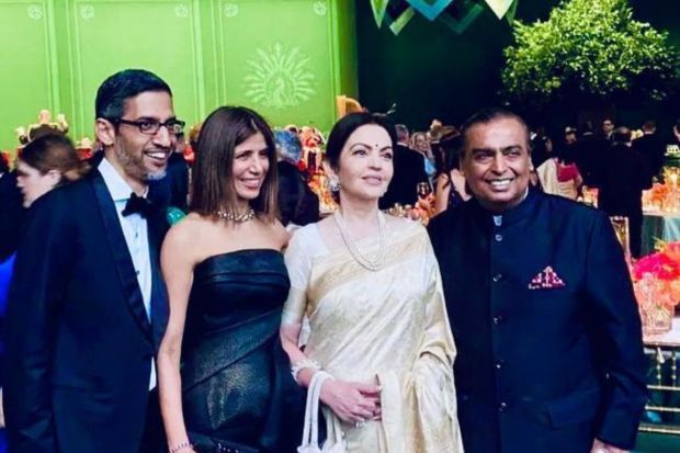Indian billionaire Mukesh Ambani and his wife Nita Ambani pose wiith Google CEO Sundar Pichai and his wife Anjali Pichai at the State Dinner hosted by President Biden for PM Modi at the White House. (Photo Credits: ANI)