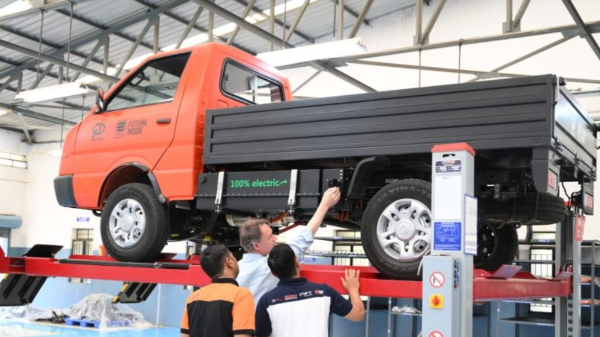 Precision Camshaft’s first retrofitted eLCV to be introduced by September Express Mobility