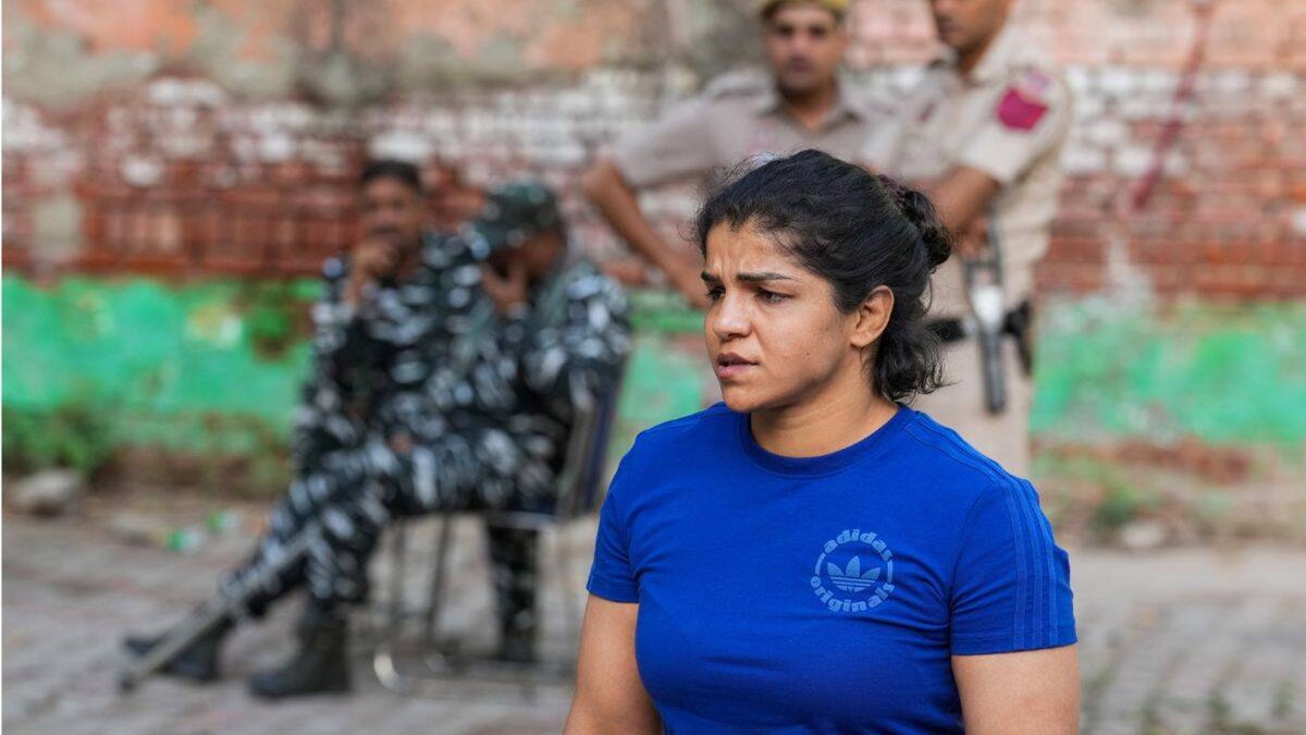 ‘Fake News’: Sakshi Malik, Bajrang Punia reject reports of withdrawing from wrestlers’ protest ‘Fake News’: Sakshi Malik, Bajrang Punia reject reports of withdrawing from wrestlers’ protest