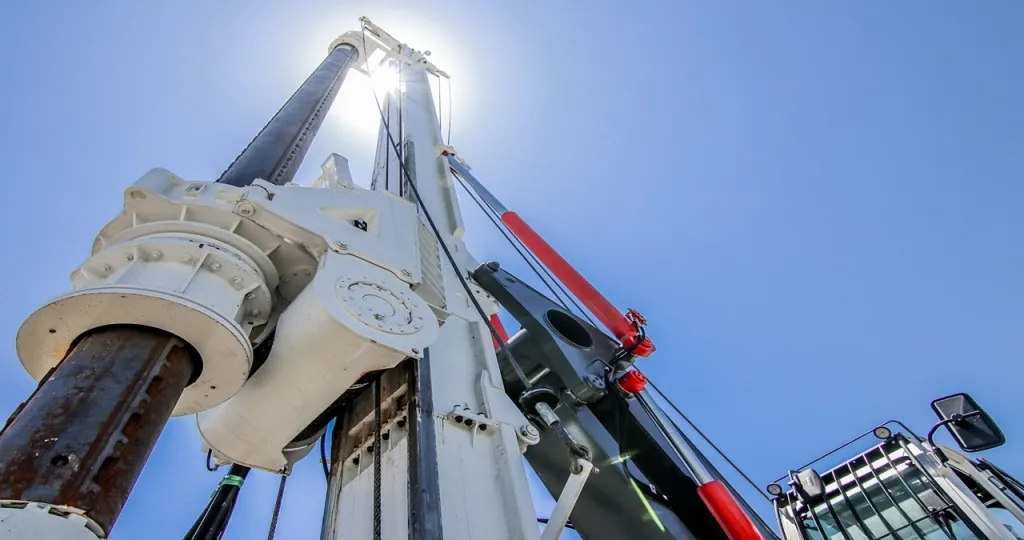 China drilling hole in Earth