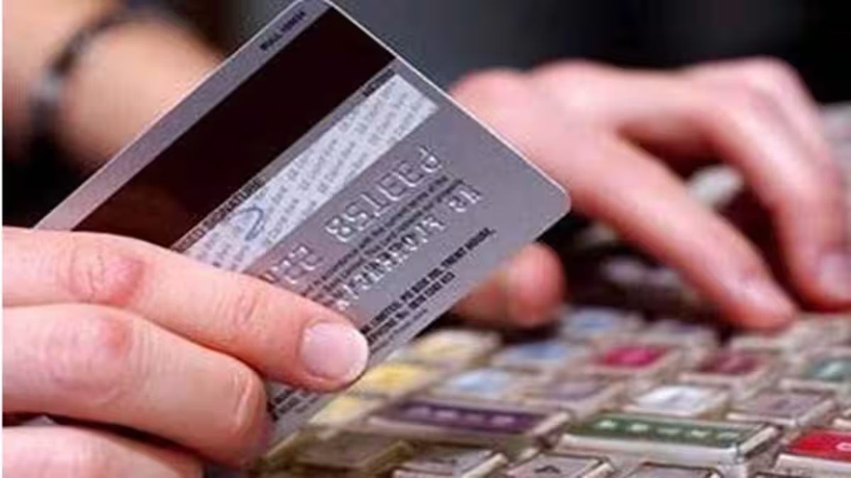 rating-buy-sbi-cards-sustains-solid-business-performance-market