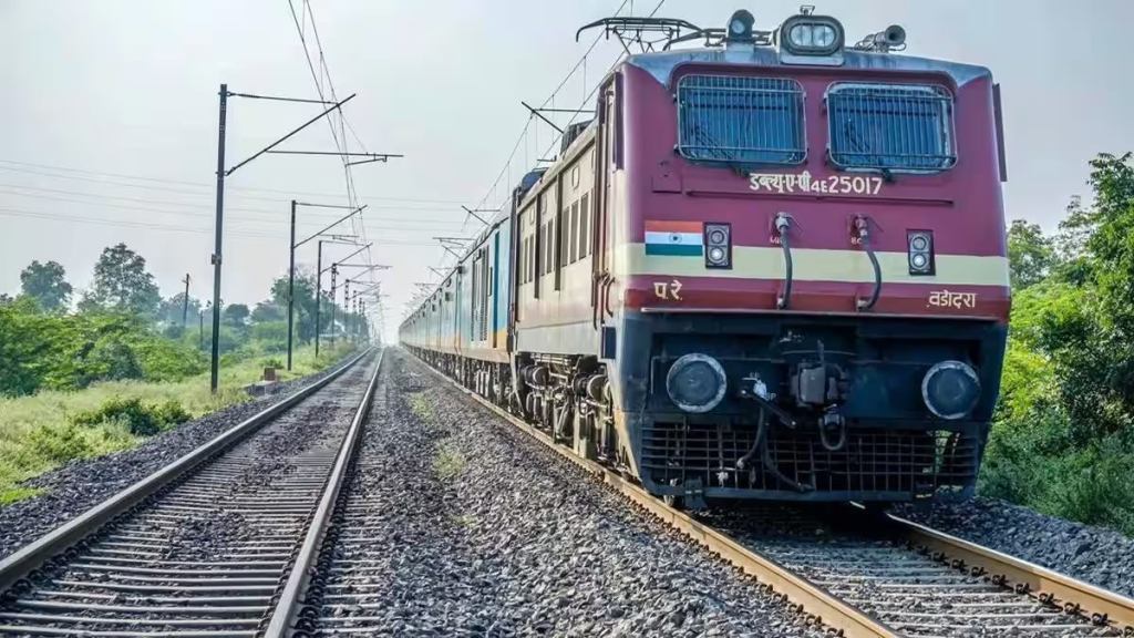 kanwar yatra, kanwar yatra 2023, kanwar mela 2023, indian railways, indian railway special trains, kanwar yatra special trains, kanwar mela 2023 special trains, special trains for kanwar mela, delhi-haridwar kanwar mela train,