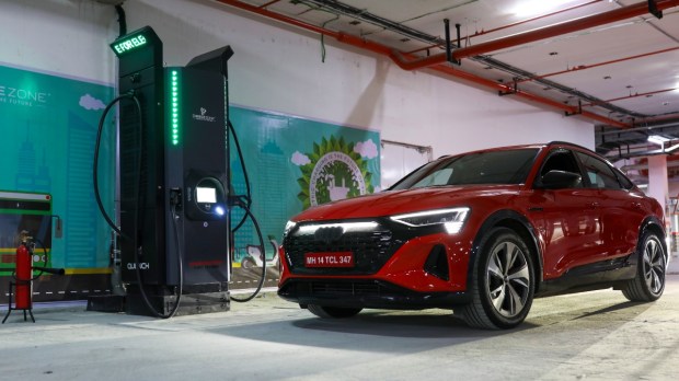 audi q8 e tron charging