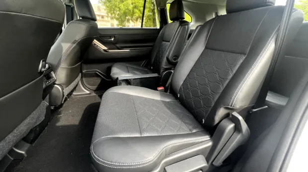 maruti suzuki invicto seats