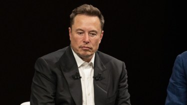 Musk Declares Fan-Submitted ‘X’ New Twitter Logo in Abrupt Shift
