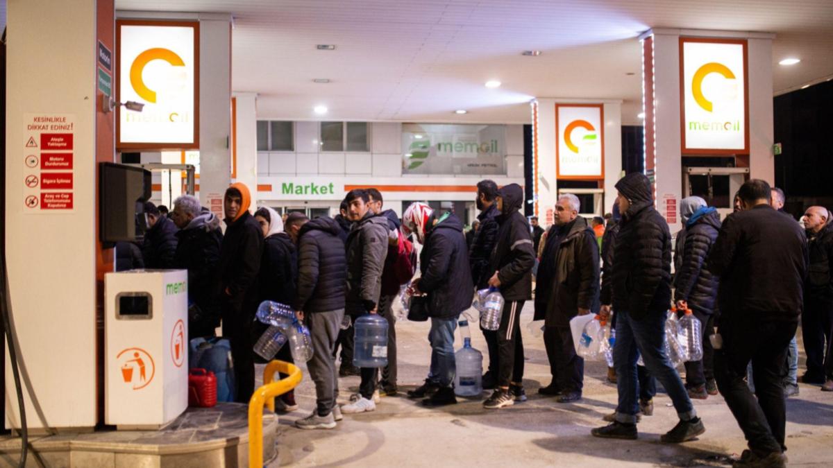 Turkey hikes fuel tax by 200 to finance earthquake damages World