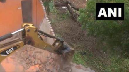 Madhya Pradesh, Sidhi, bulldozer