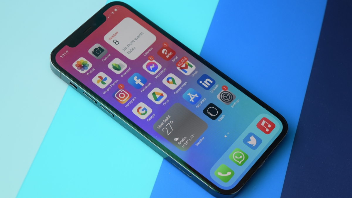 iPhone smuggler tries to sneak 68 iPhones into China by taping them to