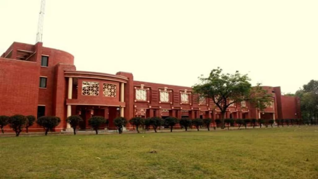 IIM Lucknow is running international MBA programme in Management for executives