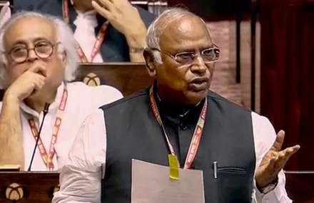 Mallikarjun Kharge's 'kaal kare so aaj kar' jibe at BJP on women's quota bill