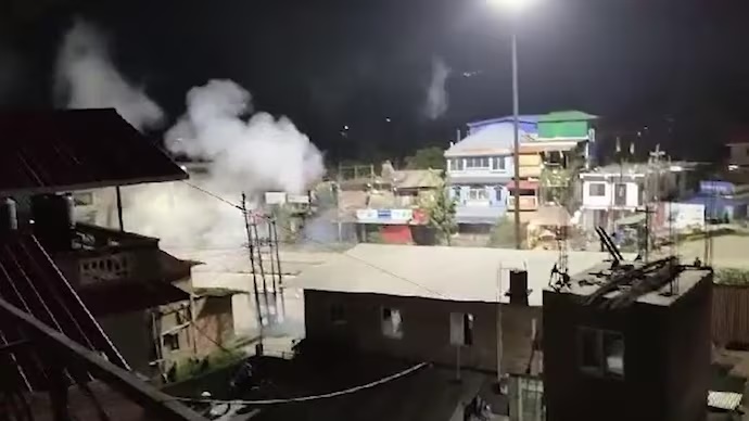 Mob tries to attack Manipur CM's family house in Imphal, security forces foil attempt