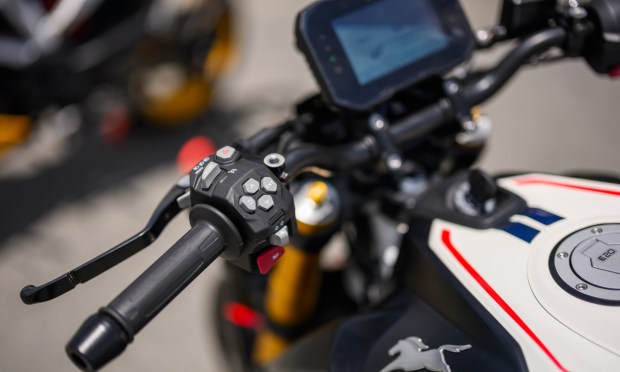 TVS Apache RTR 310 switchgear