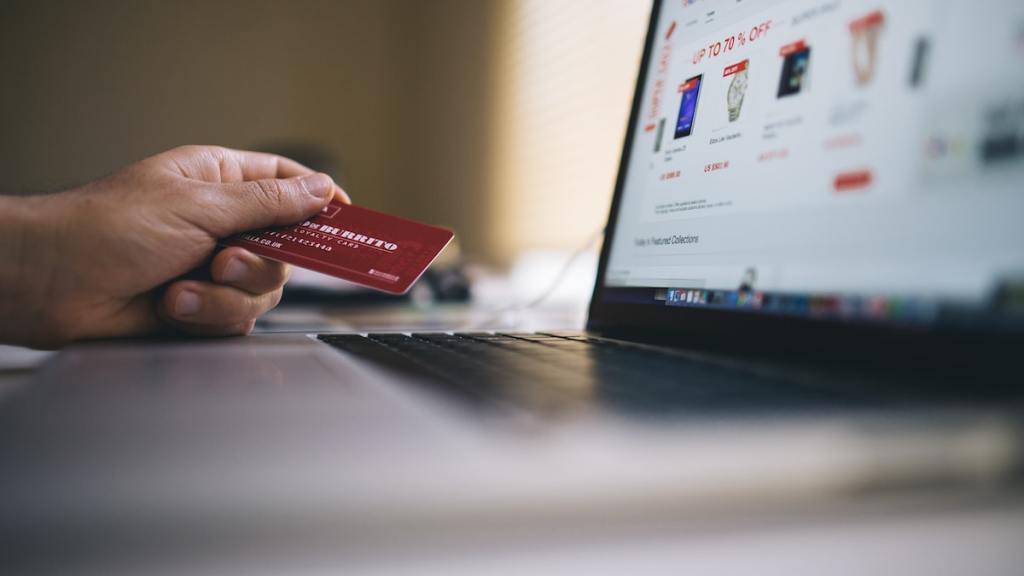 American Express, American express card offers, american office card discounts, American Express card India, Visa, Mastercard, offers near me