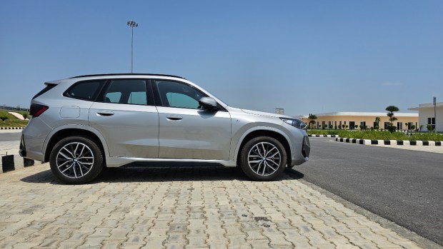 BMW X1 side