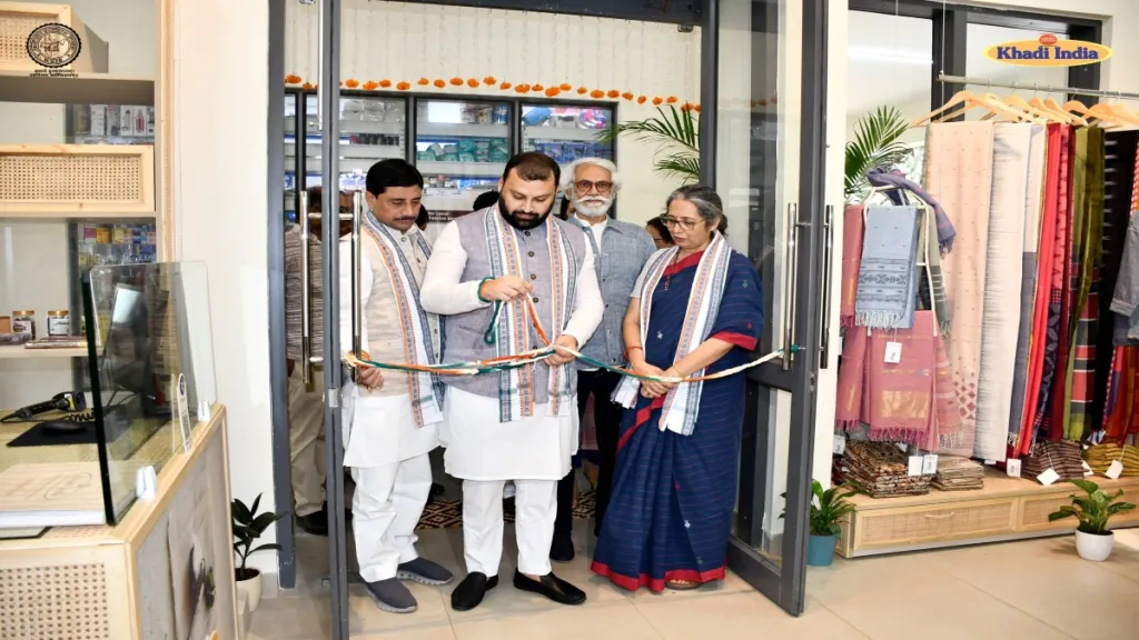 MSME Ministry inaugurates Khadi outlet at IIT Delhi to promote Khadi