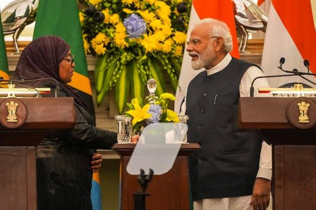 PM Modi and President Hassan during their joint press statement after a meeting at the Hyderabad House. (PTI)