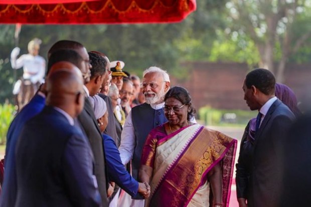 President Murmu and PM Modi greet delegates during a ceremonial reception for President Hassan. (PTI)