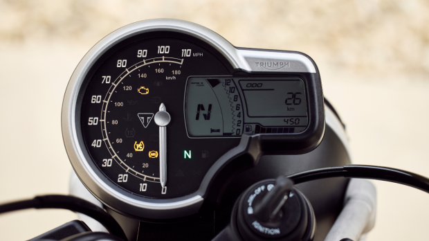 Triumph Scrambler 400 X instrument console