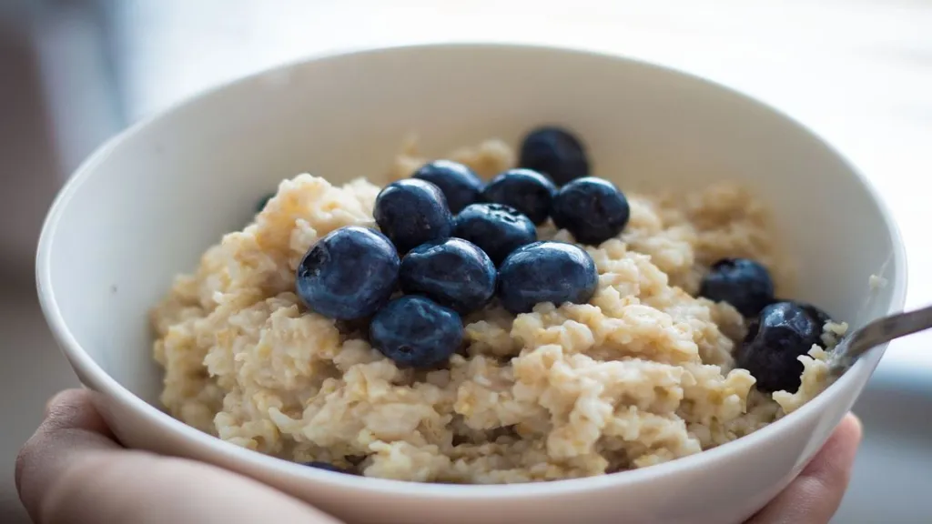 Should you eat oats every day? Know all about its side effects and