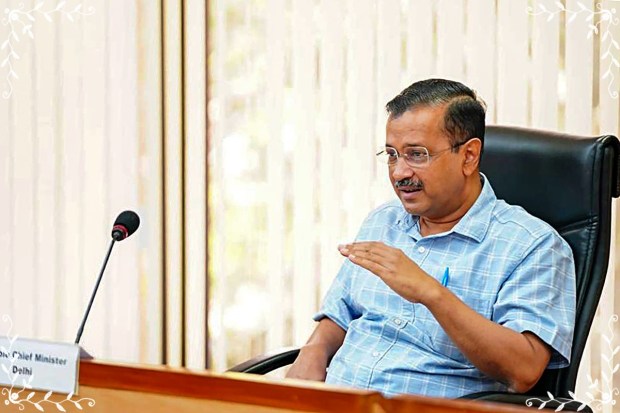 Delhi Chief Minister Arvind Kejriwal chairs a high-level meeting on pollution in the national capital, at the Delhi Secretariat after which he announced that the odd-even will come into force from November 13 and will conclude on November 20.(PTI photo)