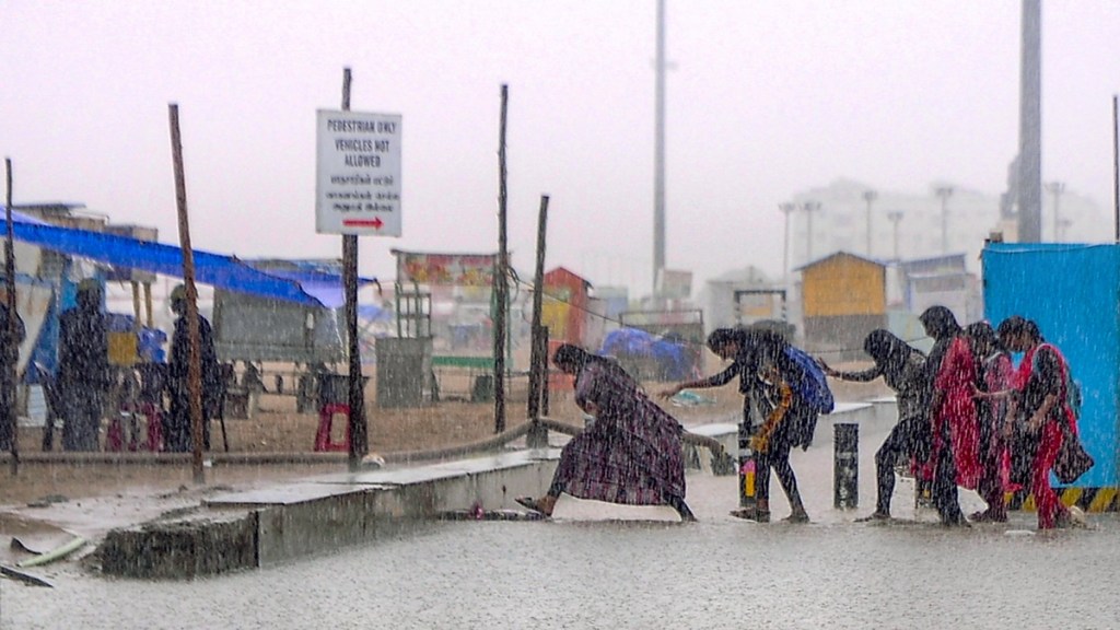 Orange alert issued for Tamil Nadu, Kerala; schools shut in Puducherry
