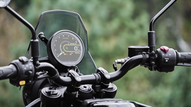 Royal Enfield Himalyan 450 console