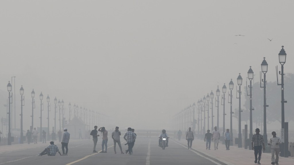 Delhi's air quality remains in 'severe' category ahead of Diwali