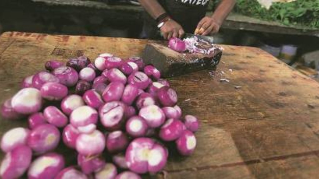 Onion, onion in Delhi, Mother Dairy, buffer onion, Mother dairy to sell buffer onion
