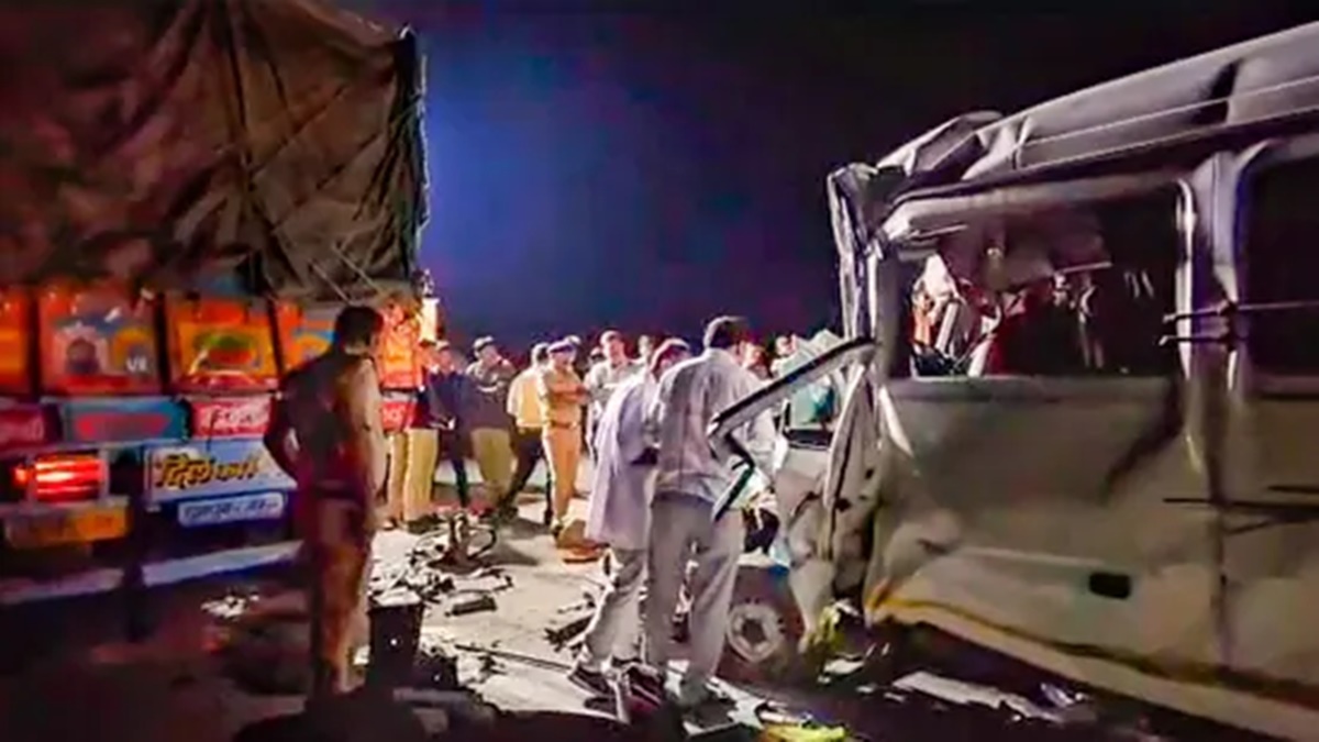 Odisha: 8 killed, several others injured as vehicle hits stationary truck  on highway - India News | The Financial Express