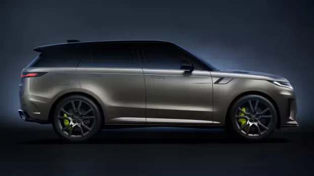 Range Rover Sport SV side