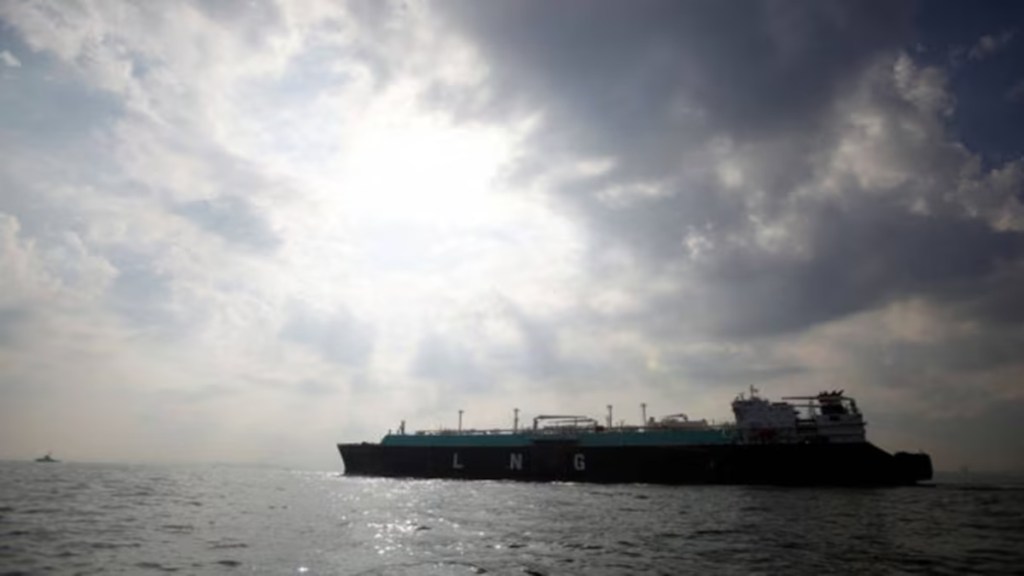 Strategic Collaboration: Russia, China, and Iran Unite for Naval Exercises in Gulf of Oman